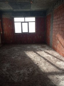 Daxili qoşunlarin Baş idarəsinin yaxinligi. Qoşa zapravka tərəfə 3 otaq podmoyak menzil satilir, -7