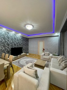 Hezi aslanovda 3 otaqli menzil satilir yenitikili binada, -1