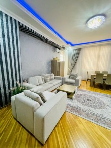 Hezi aslanovda 3 otaqli menzil satilir yenitikili binada, -2
