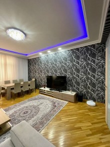 Hezi aslanovda 3 otaqli menzil satilir yenitikili binada, -3