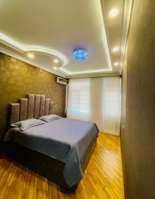 Hezi aslanovda 3 otaqli menzil satilir yenitikili binada, -6