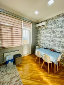 Hezi aslanovda 3 otaqli menzil satilir yenitikili binada, -12