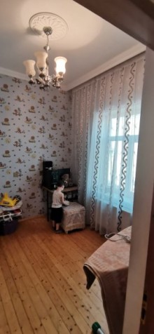 Xirdalan kruquna yaxin 2 mertebeli ev satilir, -5