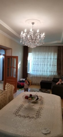 Xirdalan kruquna yaxin 2 mertebeli ev satilir, -8