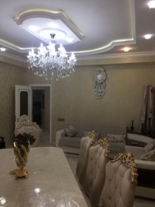 Xirdalanda sfetafor marketle üzbəüz 3 otaqli menzil satilir, -1