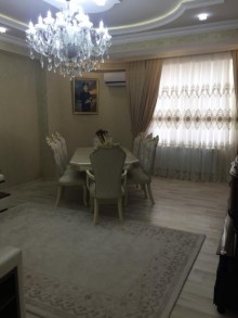 Xirdalanda sfetafor marketle üzbəüz 3 otaqli menzil satilir, -2