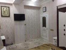 Xirdalanda sfetafor marketle üzbəüz 3 otaqli menzil satilir, -13