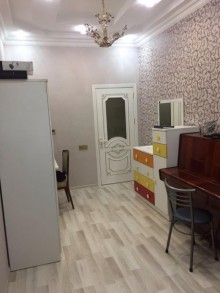 Xirdalanda sfetafor marketle üzbəüz 3 otaqli menzil satilir, -14