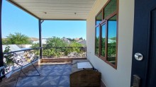 novxani araz market etrafinda 2 mertebeli heyet evi satilir, -7