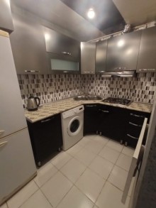 yasamalda yeni tikili binada 2 otaqi menzil satilir, -4