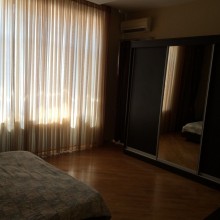 Genclikde villa satilir 3 mertebe, -18