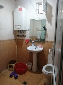 xirdalanda 1 mertebeli ev satilir, -19