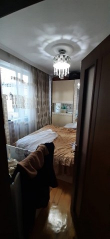 xirdalanda 7 nomreli mektebe terefde aaf parkin binasinda menzil satilir, -2