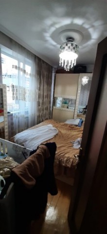 xirdalanda 7 nomreli mektebe terefde aaf parkin binasinda menzil satilir, -4