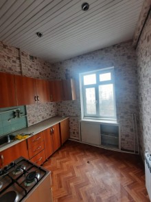 nerimanovda mehkemenin yaninda kohne binada menzil satilir, -7