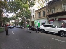 seherde sirniyyat dukani satilir, -1