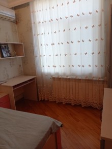azadliqda 4 otaqli yeni binada menzil satilir, -12