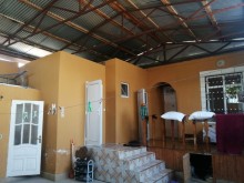 xirdalanda 2 nomreli mekteb terefde heyet evi, -3