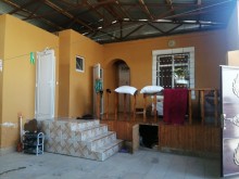 xirdalanda 2 nomreli mekteb terefde heyet evi, -5