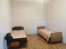 xirdalanda 2 nomreli mekteb terefde heyet evi, -13