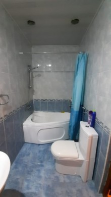 bineqedide azadliq metrosu terefde 2 otaqli menzil almaq, -13
