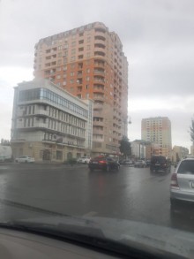 İnşaatçılarda  Abbas Mirzə Şərifzadə küçəsində Günəş Petrolun yaxınlığında menzil, -1