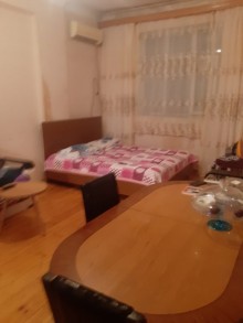 Bakıxanovda 1 otaqdan 2 otağa düzəldilmiş mənzil, -4
