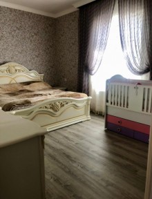 Nazli petrolun yaxinliqinda 2 mertebeli heyet evi, -5