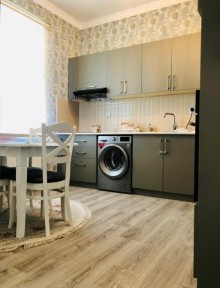 Nazli petrolun yaxinliqinda 2 mertebeli heyet evi, -12