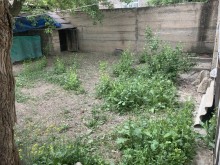 Naxçıvanda şəhərdə Trikotaj fabrikinin yanında Həyət evi, -10