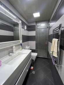 xetai metrosunda 3 taqli eshyali ela temrli menzil almaq, -3