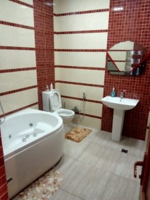BIleceri qesbesinde Army market yaxinliginda 3 Mertebeli ev, -16