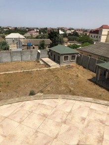 Mərdəkan qəsəbəsi Bravo marketdən 1 km aralıda bag evi satilir, -13