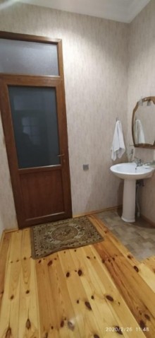 Qəbələ şəhərində lunaparka, kanata yaxın ərazidə yerləşən 3 otaqlı həyət evi, -9