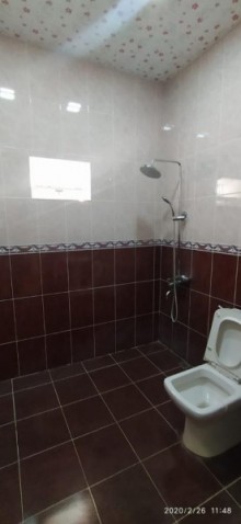 Qəbələ şəhərində lunaparka, kanata yaxın ərazidə yerləşən 3 otaqlı həyət evi, -16