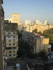 Yasamalda yeni binada 3 otaqli 137 kv/m yaşayış sahəsi olan təmirli sənədli mənzil, -1