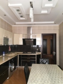 Yasamalda yeni binada 3 otaqli 137 kv/m yaşayış sahəsi olan təmirli sənədli mənzil, -9