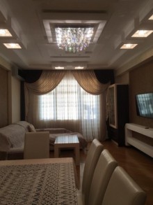 Yasamalda yeni binada 3 otaqli 137 kv/m yaşayış sahəsi olan təmirli sənədli mənzil, -20
