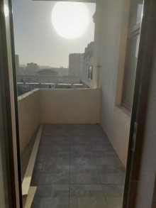Azadliq metrosuna yaxin Yeni tikili 18 mərtəbəli binada 3 otaqli menzil almaq, -12