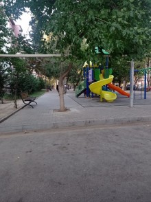 Dərnəgül metro stansiyasına yanında   3 otaqli mənzil, -1
