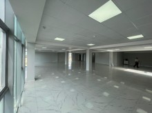 bineqedida tam yeni̇ təmi̇rli̇ obyekt i̇carəyə verilir, -2
