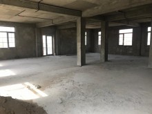 Genclikde Hesen Eliyev kucesinde yol qiragi yeni 5 mertebeli obyekt satilir, -15