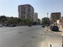 Genclikde Hesen Eliyev kucesinde yol qiragi yeni 5 mertebeli obyekt satilir, -16