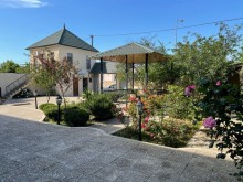 Fatmayidə, dənizin yaxınlığında, 3 mərtəbəli bağ evi kiraye verilir, -2