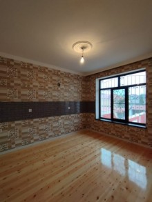 Zabrat qəsəbsindən Məhəmmədili istiqamətində  4 otaqlı ev, -5
