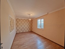 Xırdalanda mərkəzdə köhnə bazarın yani ev satilir, -2