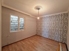 Xırdalanda mərkəzdə köhnə bazarın yani ev satilir, -3