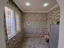 Xırdalanda mərkəzdə köhnə bazarın yani ev satilir, -5