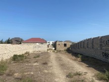 Merdekanda Makaronnudan uzu Qala terefe torpaq almaq, -1