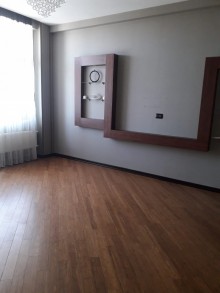 yasamalda 4 otaqli menzil almaq yeni binada, -1